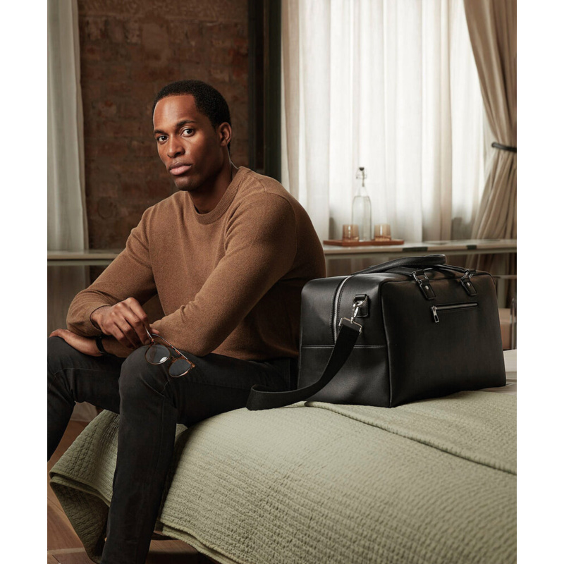 Tailored luxe PU wash bag Thumbnail