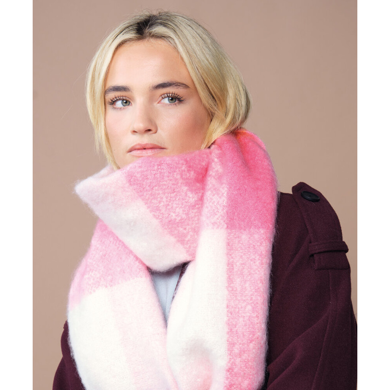 Fluffy check scarf Thumbnail