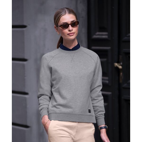 Women’s Georgetown – timeless luxury crew neck Thumbnail