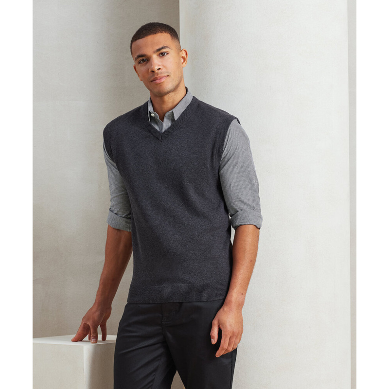 Sleeveless knitted sweater Thumbnail